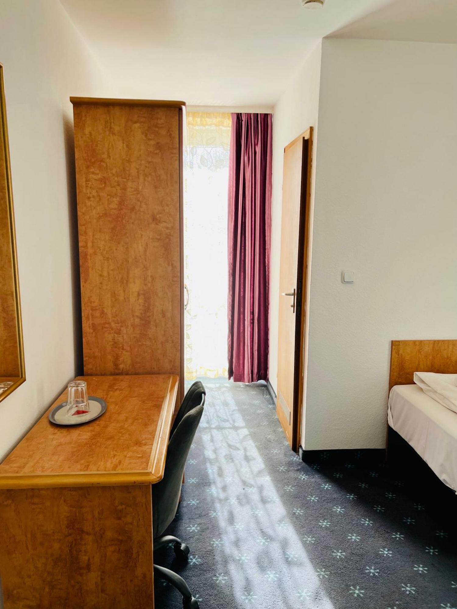 Hotel Neo Cologne Bonn Airport Rosrath Ngoại thất bức ảnh